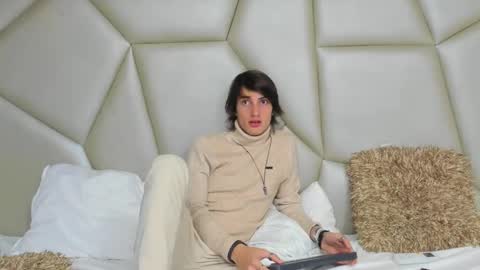Snapshot of orion_galax chatting on March 7, 8:55 pm orion_galax online show from March 7, 8:55 pm