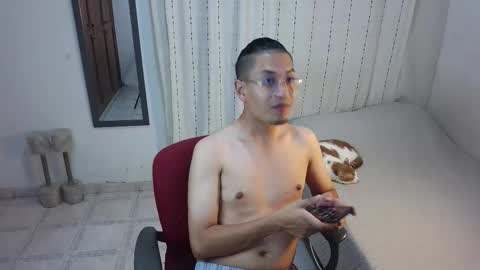 Snapshot of orionferrer chatting on December 16, 1:21 am Orion online show from December 16, 1:21 am