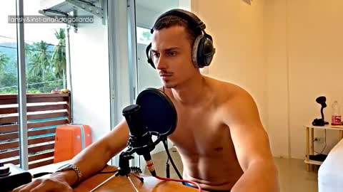 Fansly and Instagram -  online show from November 12, 10:26 am