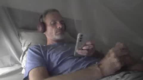 orwel09 online show from April 3, 10:19 pm