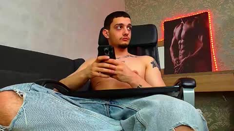 OscarGriffin online show from February 17, 1:21 pm