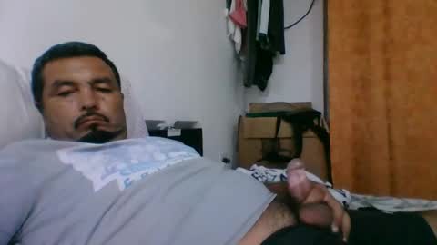 oscarjhe3512 online show from March 22, 1:42 am