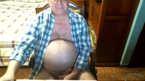 Snapshot of oscarw chatting on February 12, 5:19 pm Oscar online show from February 12, 5:19 pm