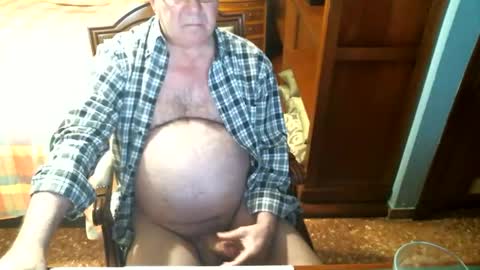 Snapshot of oscarw chatting on March 28, 4:39 pm Oscar online show from March 28, 4:39 pm