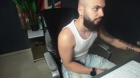 OscarWills online show from June 15, 4:15 am