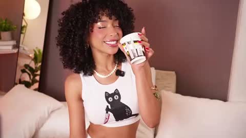 Snapshot of oshun_25 chatting on June 26, 9:30 pm Oshun online show from June 26, 9:30 pm