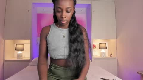 oshun_444 online show from April 18, 12:09 pm