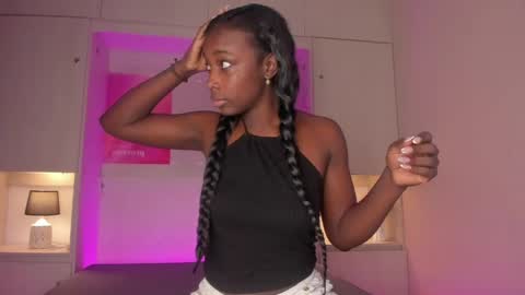 oshun_444 online show from April 29, 12:09 pm