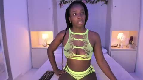 oshun_444 online show from June 13, 12:14 pm