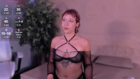 Snapshot of osiriss_ chatting on March 21, 10:13 pm Osiriss online show from March 21, 10:13 pm