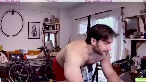 Snapshot of osito_blanco chatting on August 5, 7:49 pm Osito Blanco online show from August 5, 7:49 pm