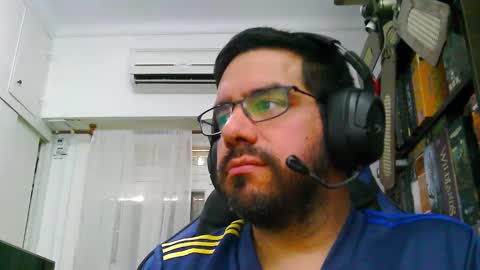 Snapshot of osito_c chatting on December 5, 6:33 pm Oso online show from December 5, 6:33 pm