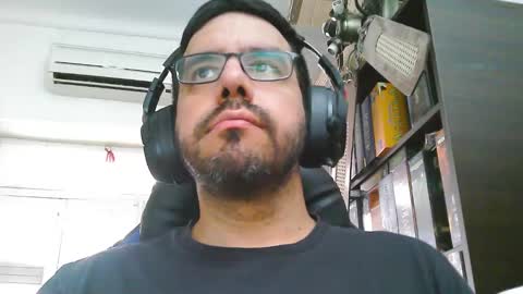 Snapshot of osito_c chatting on December 16, 5:22 pm Oso online show from December 16, 5:22 pm