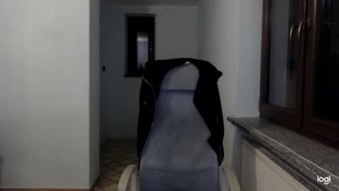 Snapshot of oskars99411900 chatting on December 4, 11:02 pm oskars99411900 online show from December 4, 11:02 pm