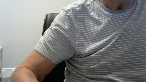 Snapshot of ossibottom chatting on February 20, 2:19 am Ossi online show from February 20, 2:19 am