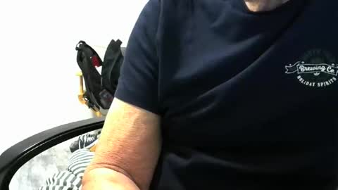 Snapshot of ossibottom chatting on February 23, 2:53 am Ossi online show from February 23, 2:53 am
