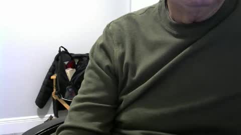 Snapshot of ossibottom chatting on February 24, 2:53 am Ossi online show from February 24, 2:53 am