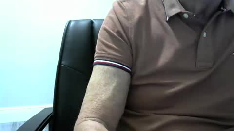 Snapshot of ossibottom chatting on March 1, 11:29 pm Ossi online show from March 1, 11:29 pm