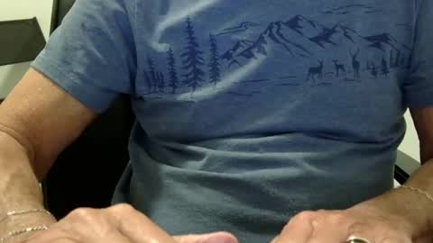 Snapshot of ossibottom chatting on May 26, 1:45 am Ossi online show from May 26, 1:45 am