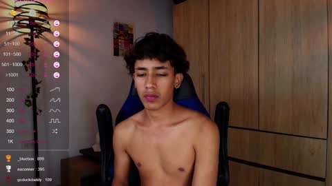 Snapshot of ostin_18hot chatting on February 20, 5:44 am ostin 18hot online show from February 20, 5:44 am