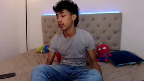 Snapshot of ostin_18hot chatting on October 13, 3:06 am ostin 18hot online show from October 13, 3:06 am