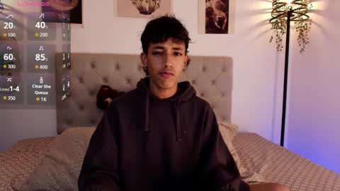 Snapshot of ostin_18hot chatting on October 31, 1:17 am ostin 18hot online show from October 31, 1:17 am