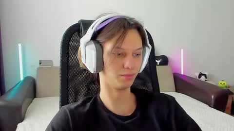 Snapshot of ostin_meoww chatting on February 14, 7:38 am Ostin online show from February 14, 7:38 am