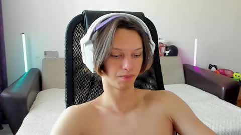 Snapshot of ostin_meoww chatting on February 20, 6:26 am Ostin online show from February 20, 6:26 am