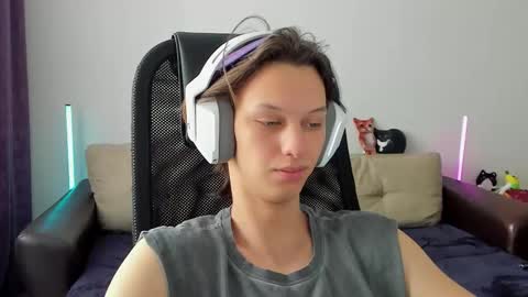 Snapshot of ostin_meoww chatting on February 27, 5:29 am Ostin online show from February 27, 5:29 am