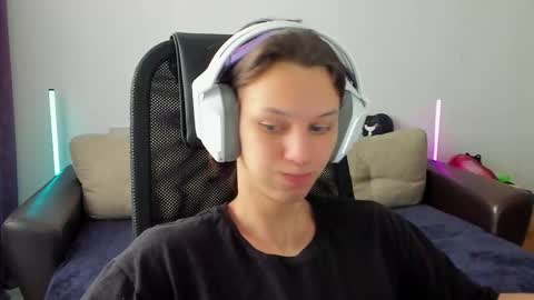 Snapshot of ostin_meoww chatting on March 2, 4:58 am Ostin online show from March 2, 4:58 am