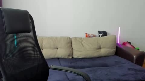 Snapshot of ostin_meoww chatting on March 2, 5:08 am Ostin online show from March 2, 5:08 am