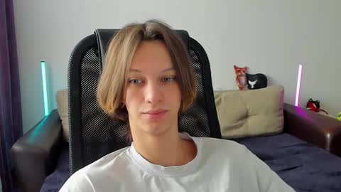 Snapshot of ostin_meoww chatting on March 12, 4:18 am Ostin online show from March 12, 4:18 am