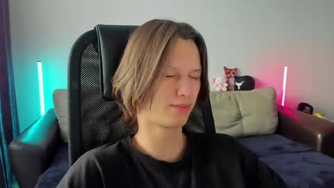 Snapshot of ostin_meoww chatting on March 23, 2:26 am Ostin online show from March 23, 2:26 am