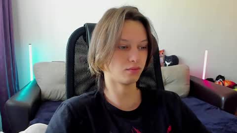 Snapshot of ostin_meoww chatting on April 2, 3:59 am Ostin online show from April 2, 3:59 am