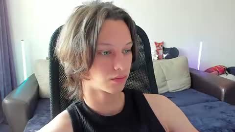 Snapshot of ostin_meoww chatting on June 13, 10:46 am Ostin online show from June 13, 10:46 am