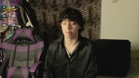 Snapshot of otter_star chatting on May 26, 3:57 am Princces Albert online show from May 26, 3:57 am
