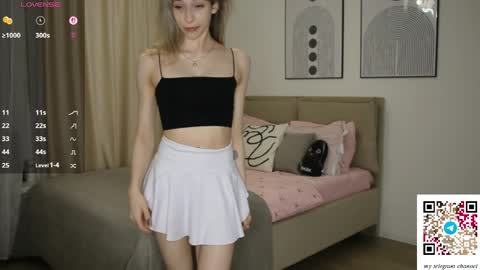 Snapshot of ottiliebolyard chatting on April 1, 10:07 pm Anne online show from April 1, 10:07 pm