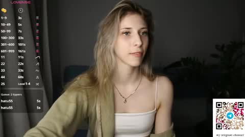 Snapshot of ottiliebolyard chatting on April 16, 9:50 pm Anne online show from April 16, 9:50 pm