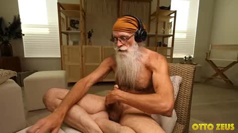 Otto Zeus online show from May 18, 1:13 am