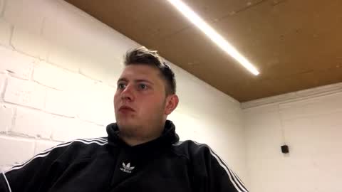 outflayd online show from March 28, 11:04 pm