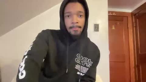 Snapshot of outofhisleague_ chatting on November 14, 6:39 pm outofhisleague_ online show from November 14, 6:39 pm