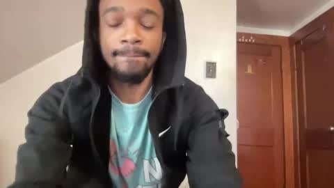 Snapshot of outofhisleague_ chatting on November 18, 4:44 pm outofhisleague_ online show from November 18, 4:44 pm