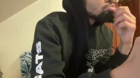 Snapshot of outofhisleague_ chatting on February 25, 12:37 pm outofhisleague_ online show from February 25, 12:37 pm