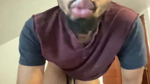 Snapshot of outofhisleague_ chatting on March 5, 5:42 pm outofhisleague_ online show from March 5, 5:42 pm