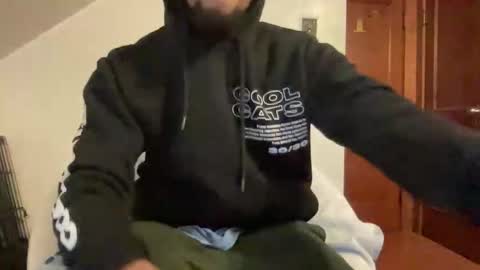 Snapshot of outofhisleague_ chatting on March 6, 8:38 pm outofhisleague_ online show from March 6, 8:38 pm