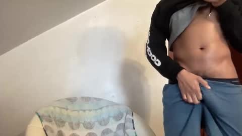 Snapshot of outofhisleague_ chatting on March 25, 3:18 pm outofhisleague_ online show from March 25, 3:18 pm