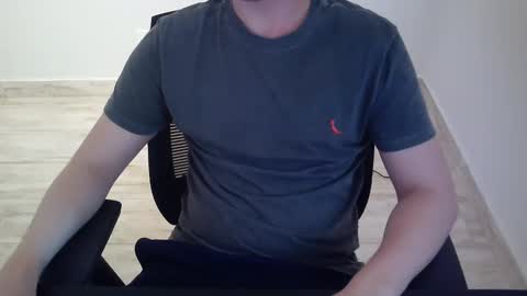 Snapshot of outroemail1807 chatting on February 6, 7:06 pm outroemail1807 online show from February 6, 7:06 pm