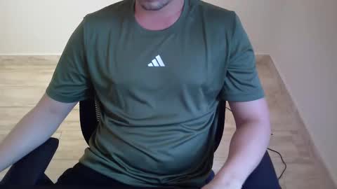 Snapshot of outroemail1807 chatting on February 9, 6:45 pm outroemail1807 online show from February 9, 6:45 pm