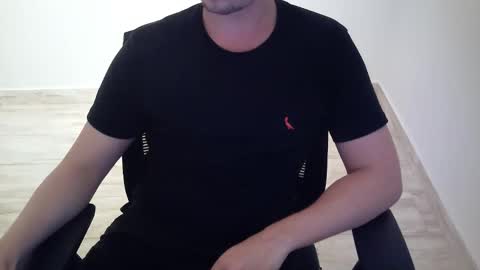 Snapshot of outroemail1807 chatting on February 24, 8:29 pm outroemail1807 online show from February 24, 8:29 pm