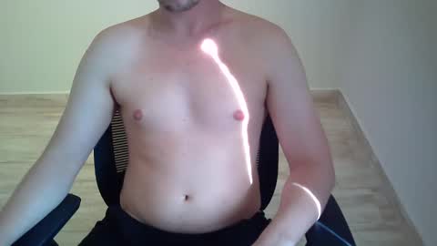 Snapshot of outroemail1807 chatting on February 25, 7:01 pm outroemail1807 online show from February 25, 7:01 pm